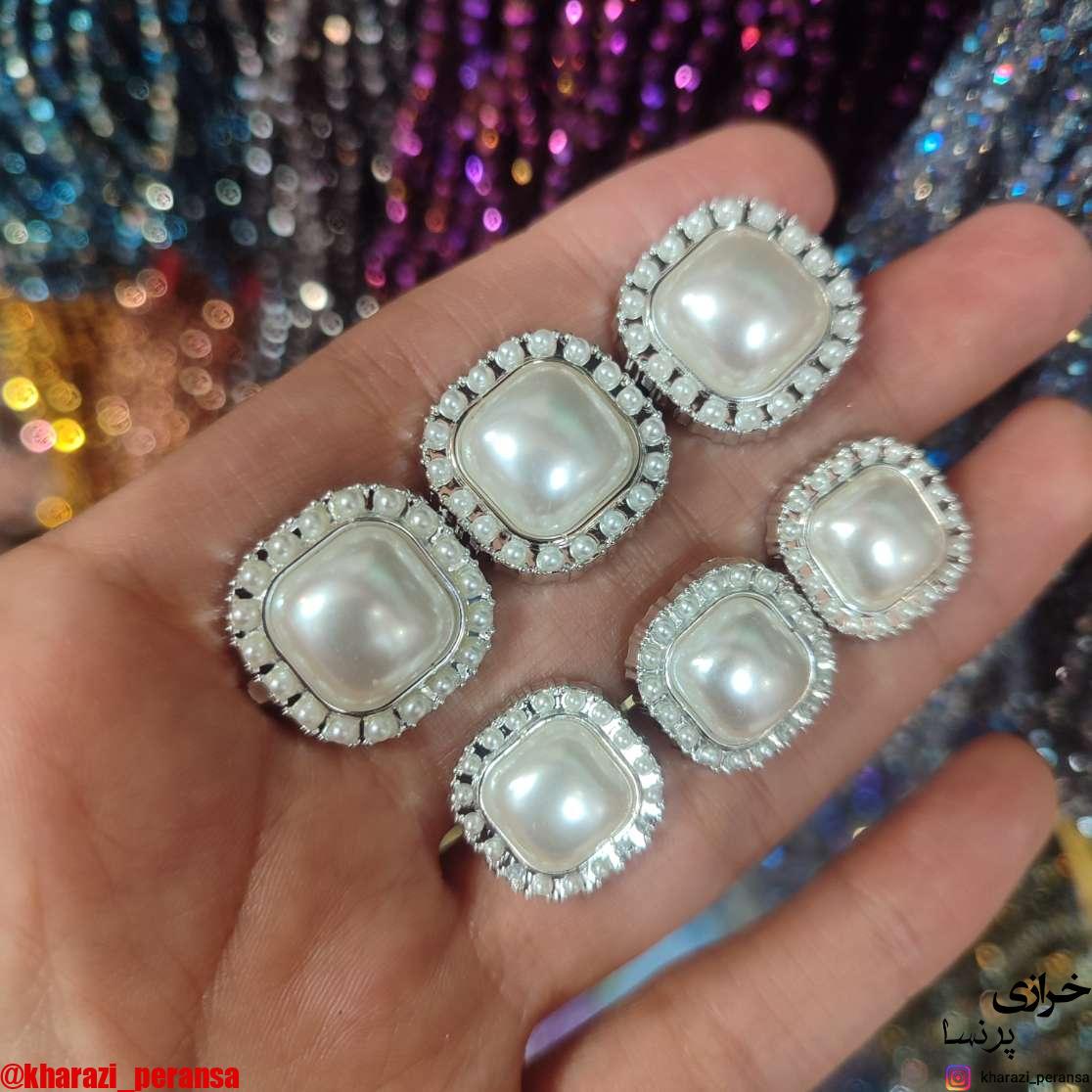 دکمه مربع دور دار