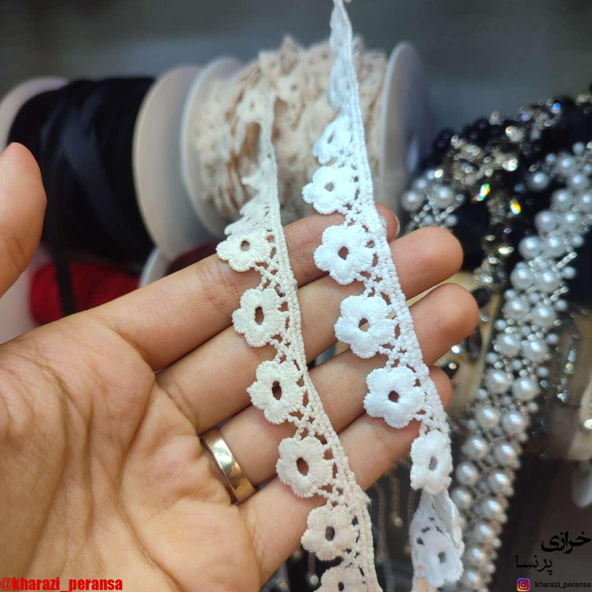 نوار گل دار