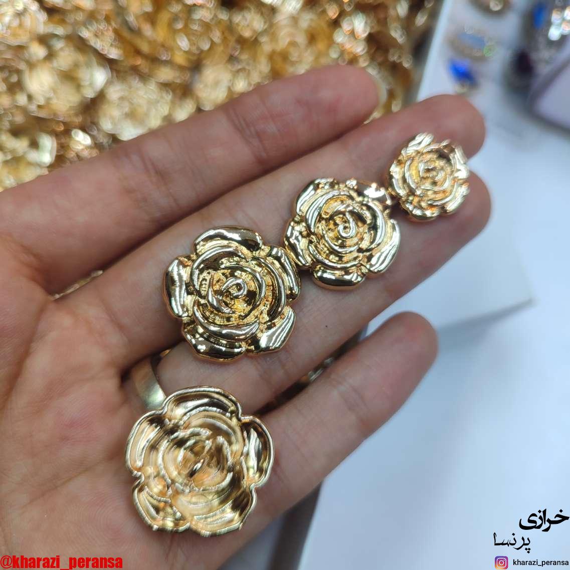 دکمه گل رز طلایی استیل و رنگ ثابت