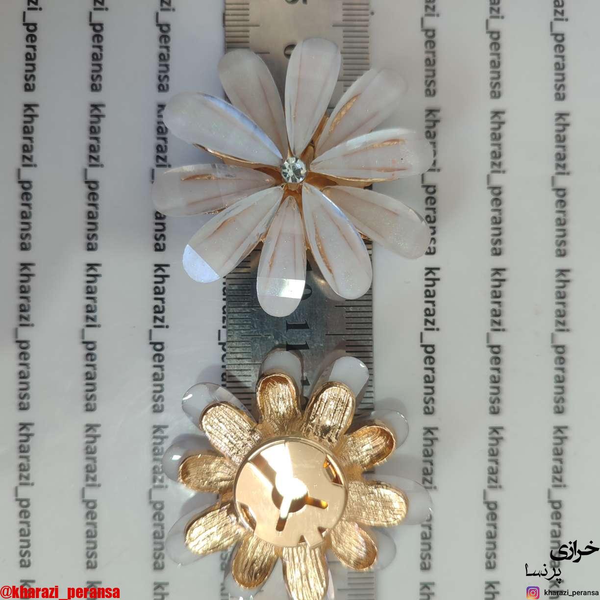 کاور دکمه گل سفید لوکس