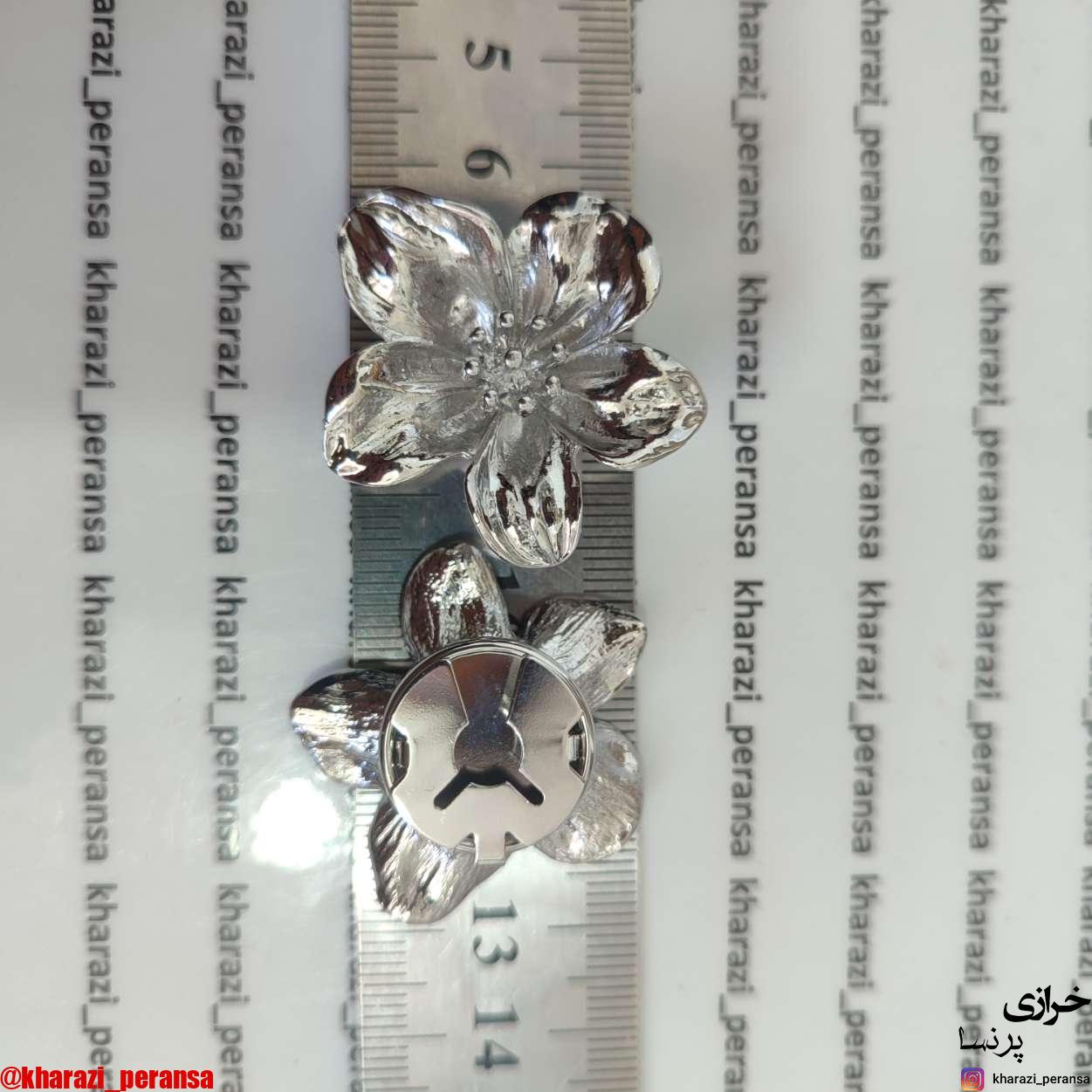 کاور دکمه گل نقره ای استیل و رنگ ثابت