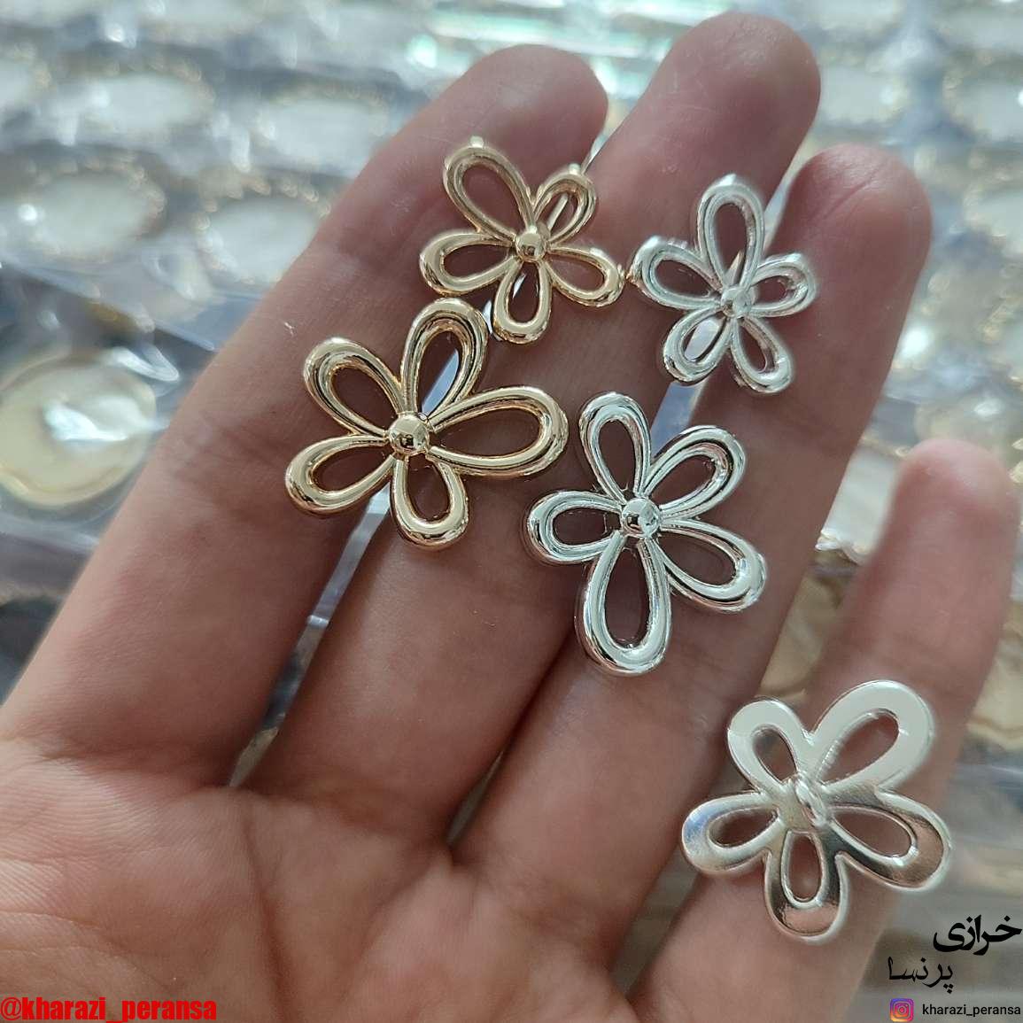 دکمه  رنگ ثابت پینترستی گل تو خالی